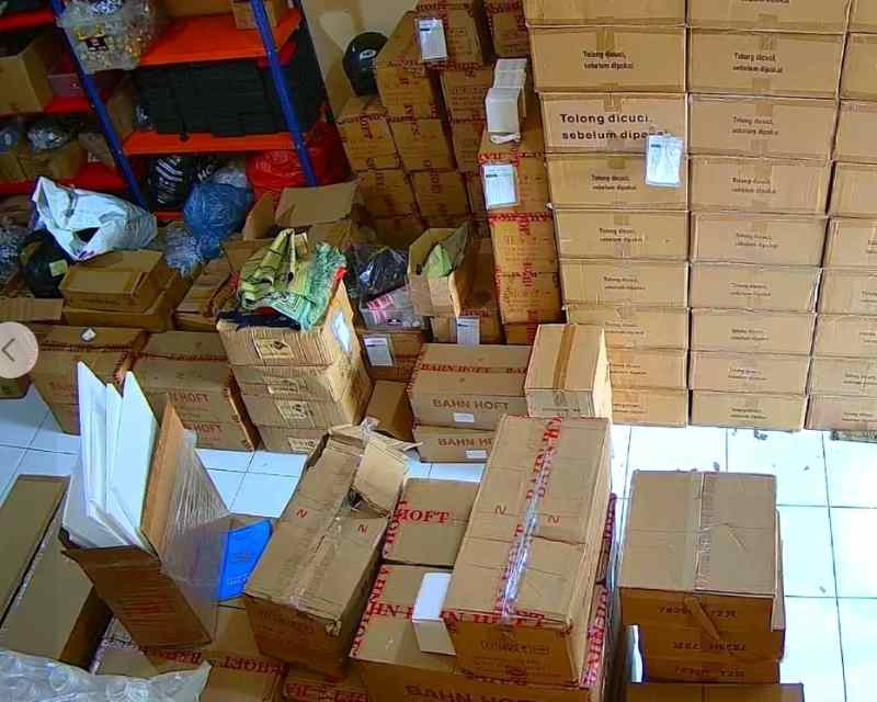 Fasilitas pusat distribusi Ashar Grosir